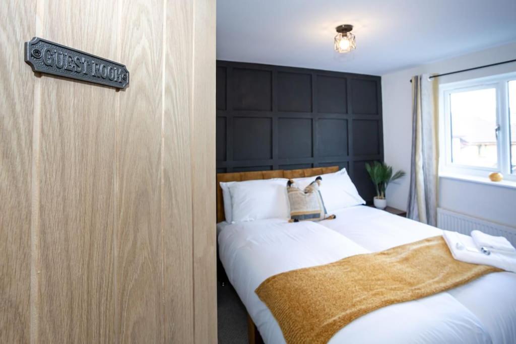 Railway House - Central Warrington - Sleeps 6 Εξωτερικό φωτογραφία