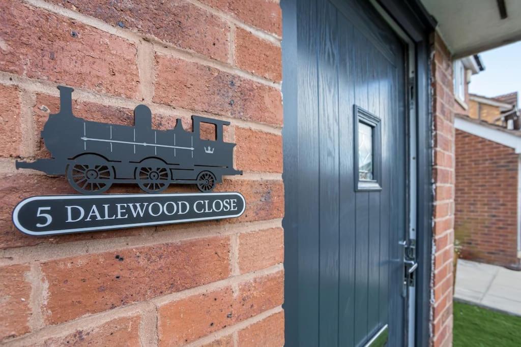 Railway House - Central Warrington - Sleeps 6 Εξωτερικό φωτογραφία