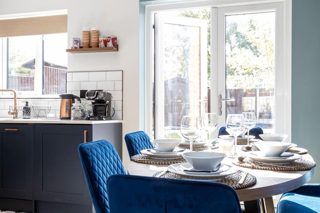 Railway House - Central Warrington - Sleeps 6 Εξωτερικό φωτογραφία