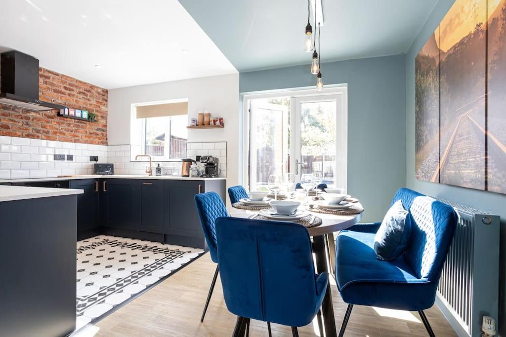 Railway House - Central Warrington - Sleeps 6 Εξωτερικό φωτογραφία
